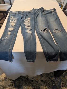 Juniors Distressed Blue Denim Jeans - Classic Ripped Style